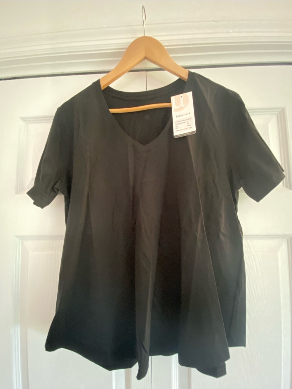 V-Neck Short Sleeve Tee in Black